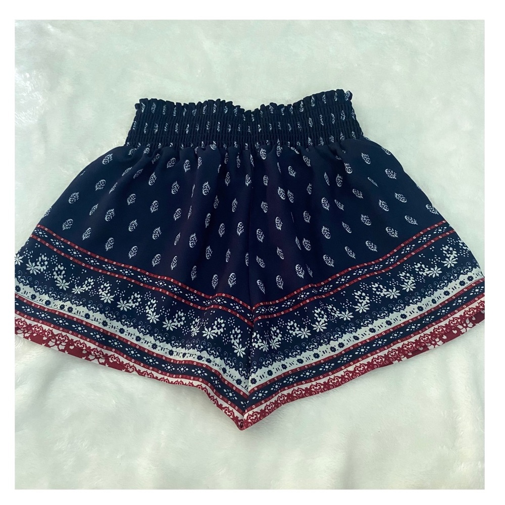 Patterned print shorts - Picture 3 of 3